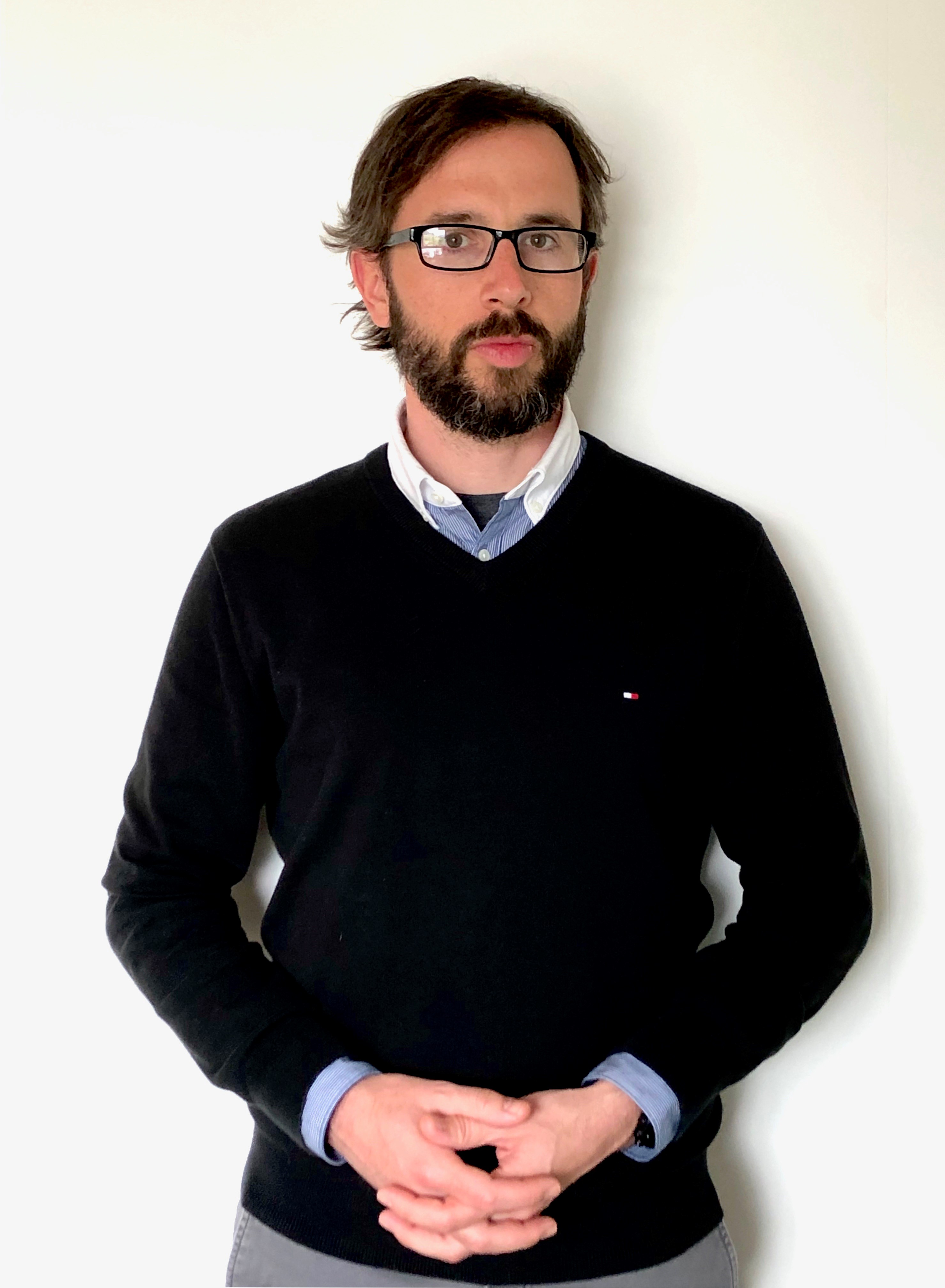 Dr. Julien Guevar